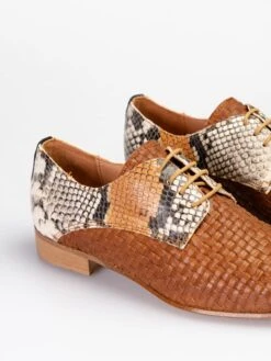 Baldinini Leren Veterschoenen Lichtbruin/meerkleurig -Gstar Kleding Winkel baldinini leren veterschoenen lichtbruin meerkleurig 2