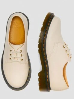 Dr. Martens Leren Veterschoenen Zandkleurig -Gstar Kleding Winkel dr martens leren veterschoenen zandkleurig 1