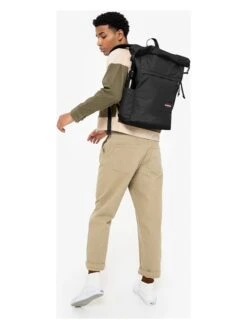 Eastpak Rugzak "Chester" Zwart - (B)27,5 X (H)43 X (D)13 Cm -Gstar Kleding Winkel eastpak rugzak chester zwart b 27 5 x h 43 x d 13 cm 4
