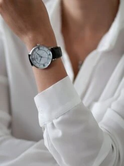 Kwartshorloge Zwart/zilverkleurig/parelmoer -Gstar Kleding Winkel frederic graff kwartshorloge zwart zilverkleurig parelmoer 4