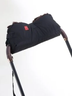 Handwarmer Met Lamsvacht "Double" Donkerblauw - (L)22x (B)45 Cm -Gstar Kleding Winkel kaiser naturfellprodukte handwarmer met lamsvacht double donkerblauw l 22x b 45 cm 1