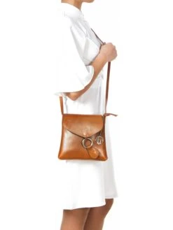 Leren Schoudertas "Brenta" Lichtbruin - (B)21 X (H)22 X (D)4 Cm -Gstar Kleding Winkel lia biassoni leren schoudertas brenta lichtbruin b 21 x h 22 x d 4 cm 1