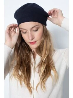 Kasjmieren Beanie "Cloe" Donkerblauw -Gstar Kleding Winkel perfect cashmere kasjmieren beanie cloe donkerblauw 1
