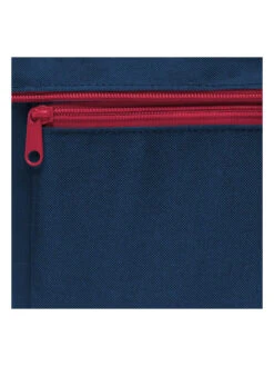 Reisenthel Schoudertas "XS" Donkerblauw/rood - (B)31 X (H)21 X (D)16 Cm -Gstar Kleding Winkel reisenthel schoudertas xs donkerblauw rood b 31 x h 21 x d 16 cm 2