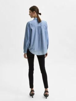 Selected Femme Spijkerblouse "Tammy" Lichtblauw -Gstar Kleding Winkel selected femme spijkerblouse tammy lichtblauw 2