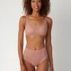Triumph Beugelloze Beha "Fit Smart" Lichtroze -Gstar Kleding Winkel triumph beugelloze beha fit smart lichtroze