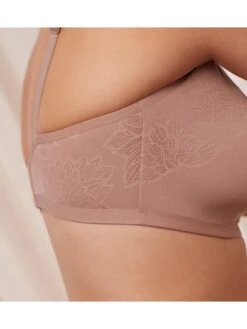 Triumph Beugelloze Beha "Fit Smart" Lichtroze -Gstar Kleding Winkel triumph beugelloze beha fit smart lichtroze 2