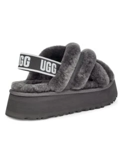 Ugg Pantoffels Met Lamsvacht "Disco Cross Slide" Grijs -Gstar Kleding Winkel ugg pantoffels met lamsvacht disco cross slide grijs 1