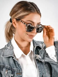 Dameszonnebril "Cannes" Beige-donkerbruin/groen 7 Dameszonnebril "Cannes" Beige-donkerbruin/groen -Gstar Kleding Winkel wind and vibes dameszonnebril cannes beige donkerbruin groen 2