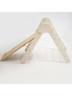 Klimdriehoek Met Helling - Vanaf 3 Jaar - (L)65 X (B)65 X (H)85 Cm 6 Klimdriehoek Met Helling - Vanaf 3 Jaar - (L)65 X (B)65 X (H)85 Cm -Gstar Kleding Winkel woody kids klimdriehoek met helling vanaf 3 jaar l 65 x b 65 x h 85 cm 1